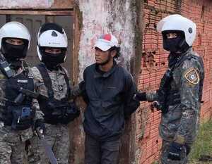 Grupo Puma deteniene al supuesto malviviente que ingresó a la vivienda de un fiscal - Oasis FM 94.3
