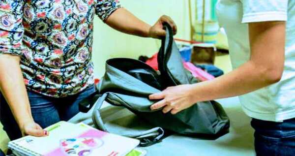 "Que padres autoricen revisión de mochilas en colegios", propuesta del MEC - Noticiero Paraguay