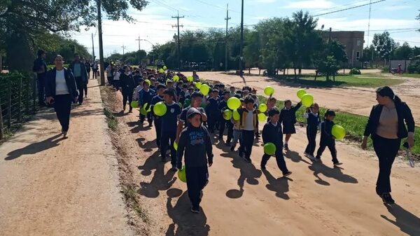 Niños, niñas y adolescentes del Chaco marchan contra el abuso infantil  - Noticias del Chaco - ABC Color