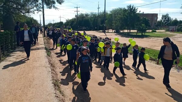 Niños, niñas y adolescentes del Chaco marchan contra el abuso infantil - Noticias del Chaco - ABC Color