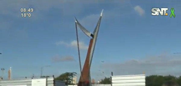 Monumento al Arpa paraguaya en la Costanera de Asunción - SNT
