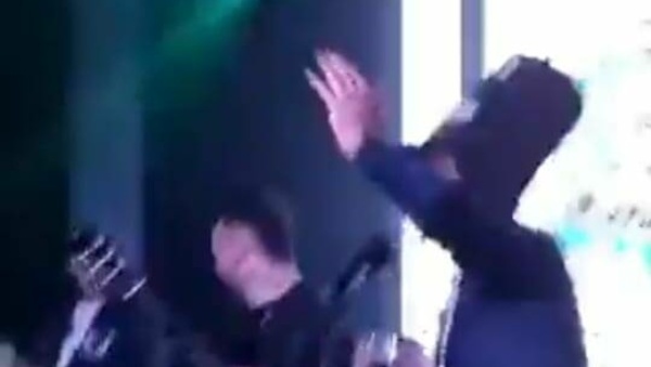 [VIDEO] ¡Se desató la locura en Libertad! El picante canto que Garnero le dedicó a Cerro