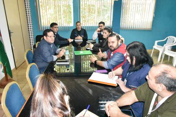 MINISTERIO DE SALUD Y AUTORIDADES ANALIZAN SITUACIÓN DE LAS USF DE CAMBYRETÁ