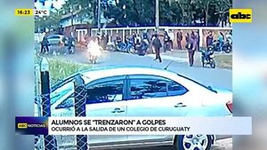 Video: Alumnos se ‘’trenzaron’' a golpes en la salida de un colegio de Curuguaty - ABC Noticias - ABC Color