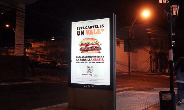 Burger King llenó la ciudad y los periódicos de vales | Telefuturo