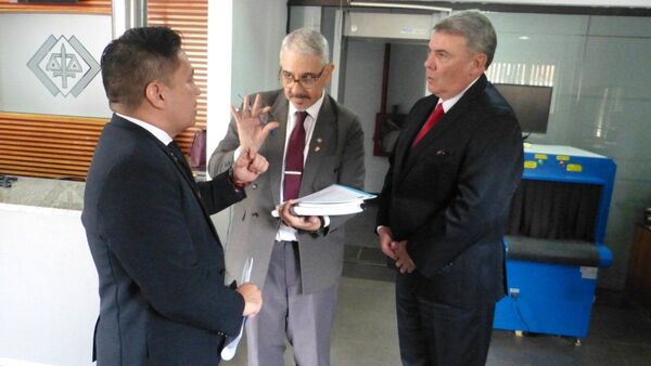 Defensor del Pueblo presenta denuncia por supuestas irregularidades