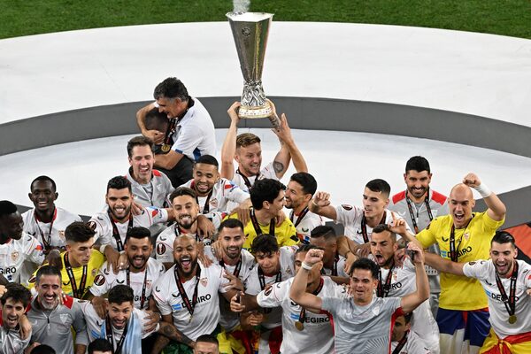 ¡7 veces campeón! Sevilla derrotó en penales a la Roma y se coronó en la Europa League