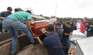 "Cuiden a sus hijos, acá está el mío sin mamá" dijo el viudo de la docente asesinada - Noticiero Paraguay