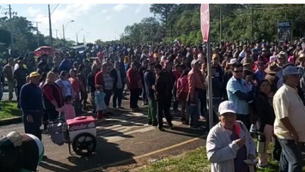 Campesinos se movilizan en Misiones pidiendo desembolsos de la EBY