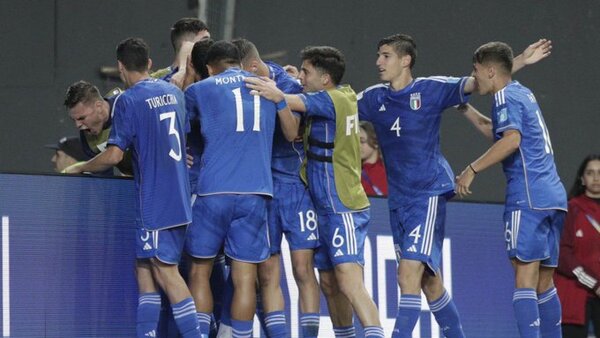 Italia se toma revancha y avanza a los cuartos de final
