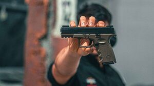 Fiscalía imputa a un policía por cambiar pistola en un asesinato