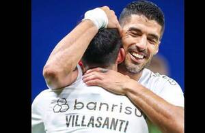 [VIDEO] Golazo de Villasanti, con asistencia de un crack mundial