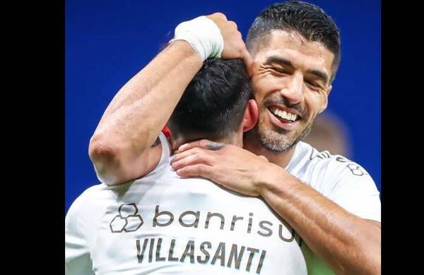 [VIDEO] Golazo de Villasanti, con asistencia de un crack mundial