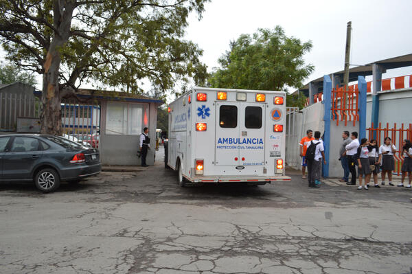 Menor dispara arma en escuela de educación básica en México y lesiona a conserje - MarketData