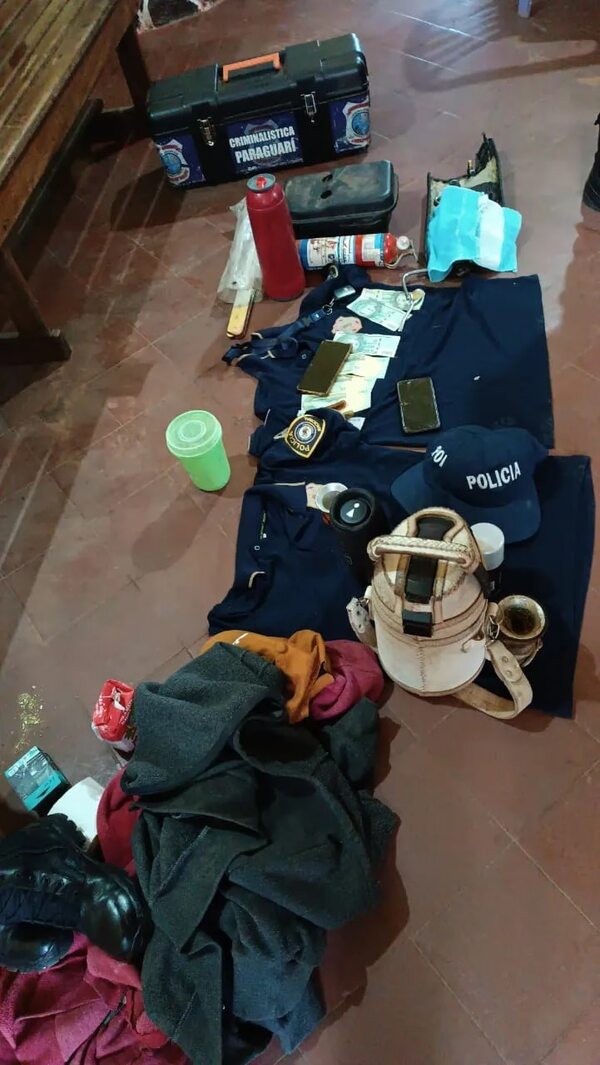 Presuntos policías armados perpetraron millonario asalto en Yaguarón - Nacionales - ABC Color