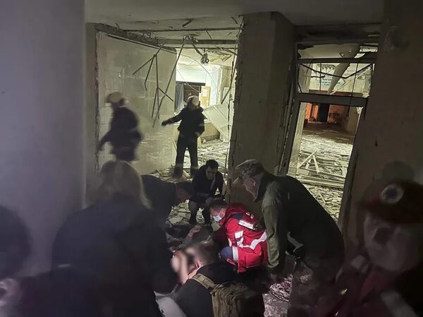 Tres muertos, entre ellos un niño de 11 años, en otro ataque ruso con misiles contra Kiev - Mundo - ABC Color