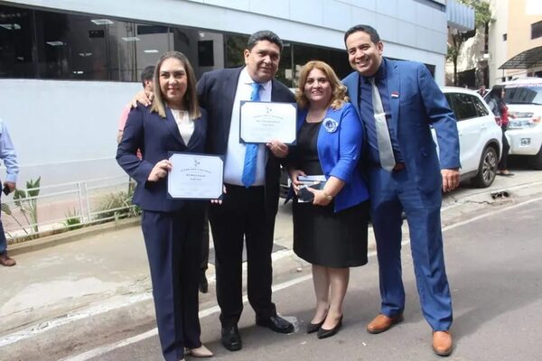 Estigarribia hace el vacío y recibirá hoy su diploma - Política - ABC Color