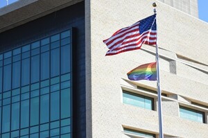 Diario HOY | Orgullo gay: Embajada de EE.UU. iza bandera LBGTI