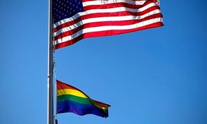 Embajada de E.E.U.U. iza la bandera del orgullo y estará por todo junio