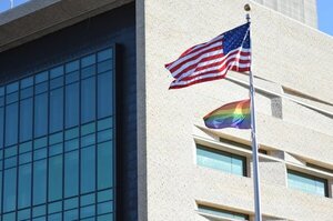 Orgullo gay: Embajada de EE.UU. iza bandera LBGTI