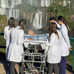 PACIENTE CON ENFERMEDAD TERMINAL CUMPLIÓ SU SUEÑO DE CONOCER LAS CATARATAS DEL IGUAZÚ