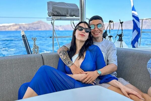 Miguel Almirón y sus vacaciones de ensueño en la isla griega de Santorini - Gente - ABC Color