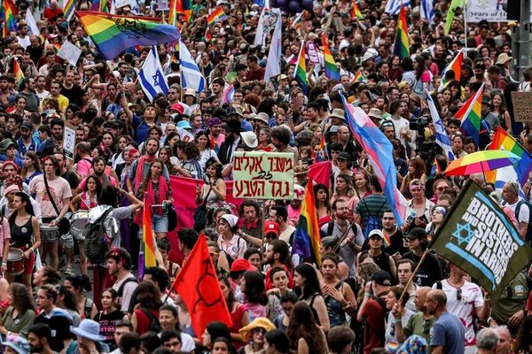 Un fuerte dispositivo policial flanquea una tensa marcha del orgullo LGTBI en Jerusalén - Mundo - ABC Color