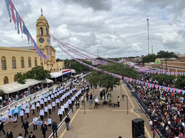 Con casi nueve horas de desfile, despiden festejos por fundación de Concepción