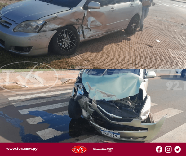 AUTOMÓVILES COLISIONAN BRUTALMENTE SOBRE AVDA. MARISCAL LÓPEZ EN ENCARNACIÓN
