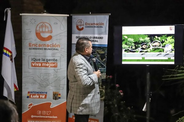 SOCIALIZAN PROYECTOS DE OBRAS PARA EL BARRIO LOS ARRABALES DE ENCARNACIÓN