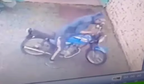 Le robaron su moto, hizo trabajo de la Policía y la recuperó pagando G. 120.000 - Noticiero Paraguay