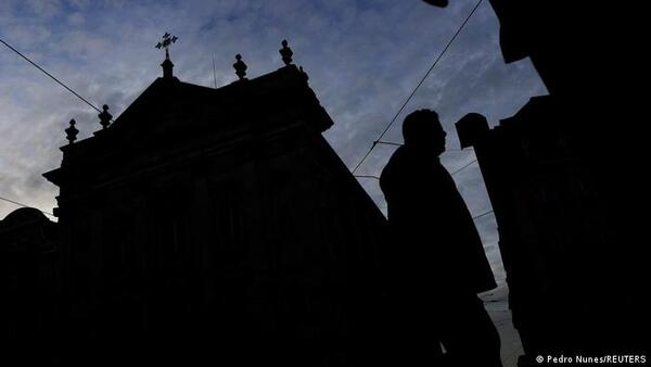 La Iglesia española recaba testimonios de abusos cometidos contra más de 900 menores