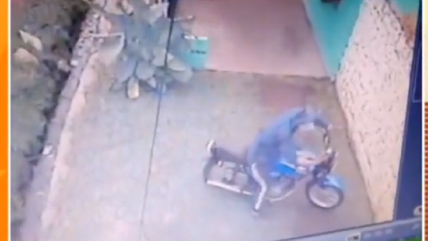 Investigó y negoció con supuesto ladrón para recuperar su moto