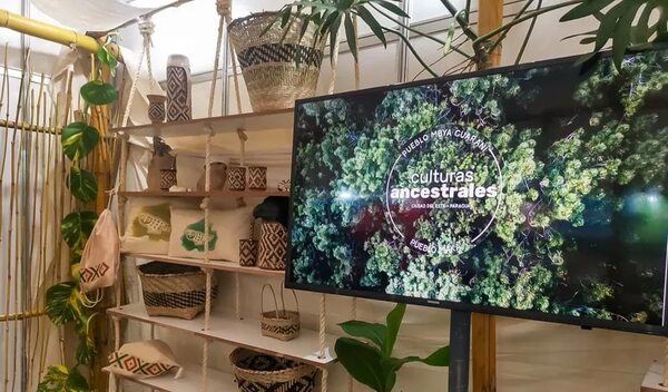 Exponen artesanías ancestrales de comunidades esteñas en festival internacional  - ABC en el Este - ABC Color