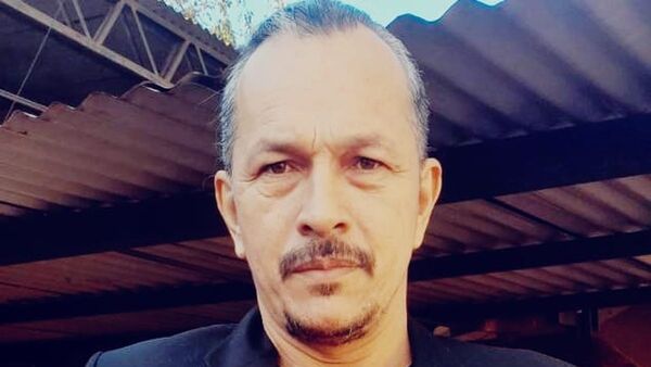 Mbururu exhibe desde la prisión su certificado como senador