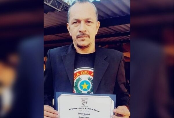 En la cárcel, entregan certificado de proclamación como senador a “Mbururu” - trece