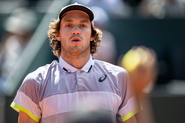 Diario HOY | Jarry sufre con sus zapatos, pero avanza otra ronda en Roland Garros