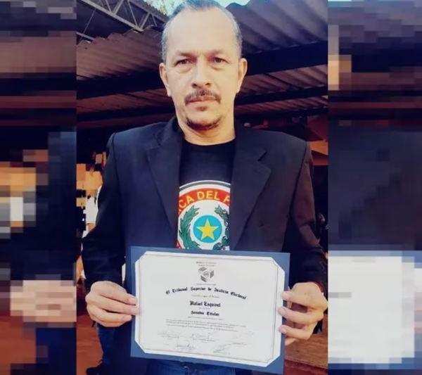 Desde la prisión, Mbururú exhibe su certificado de senador