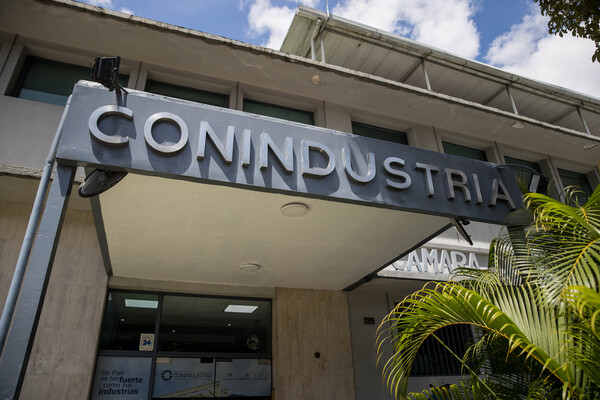 El 78 % de la industria venezolana asegura que la economía empeoró en el primer trimestre - MarketData