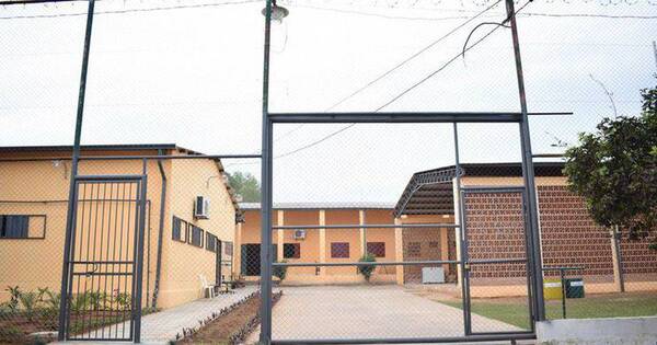 La Nación / Joven que mató a su maestra fue recluido en prisión para menores