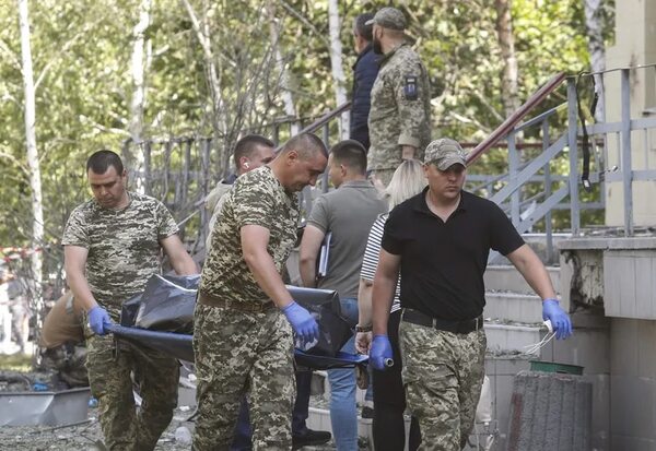 Rusia ataca Kiev por sexto día consecutivo con más de 30 misiles y drones - Mundo - ABC Color