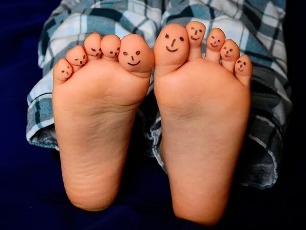 Pies descalzos: aliados del neurodesarrollo infantil - Estilo de vida - ABC Color