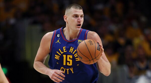 Versus / Jokic impone su ley en primer triunfo de Nuggets en las Finales de la NBA