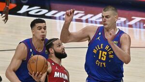 NBA: Denver sacude a Miami y toma ventaja en las Finales