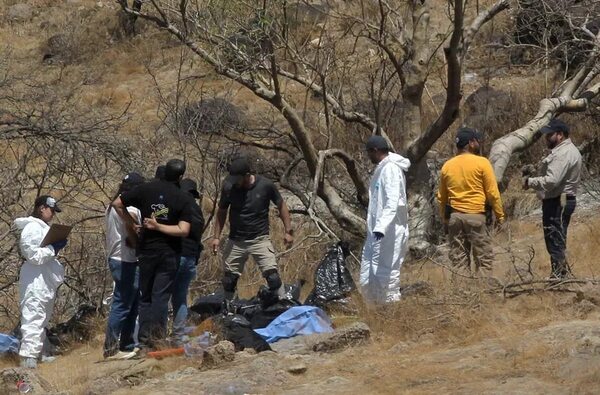 Hallan restos humanos en México y podrían corresponder a 8 jóvenes desaparecidos - Mundo - ABC Color