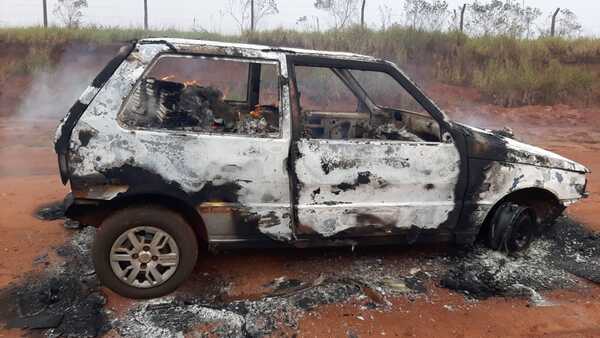 RODADO CARGADO CON CIGARRILLOS PRESUMIBLEMENTE DE CONTRABANDO ARDIÓ CERCA DEL AEROPUERTO - La Voz del Norte