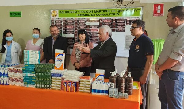 Entregan medicamentos a policlínica policial