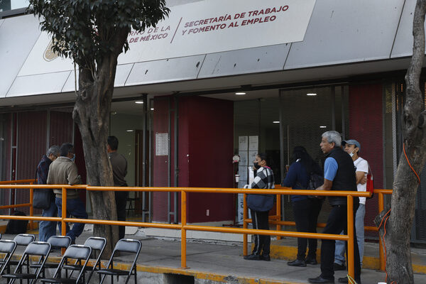 La tasa de desempleo de México se sitúa en 2,8 % en abril - MarketData