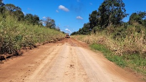 Alto Paraguay: mejoran transitabilidad de caminos no pavimentados en la zona de Techa Porã