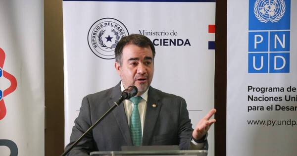 La Nación / La evaluación ayuda a mejorar la gestión pública, afirma ministro Llamosas